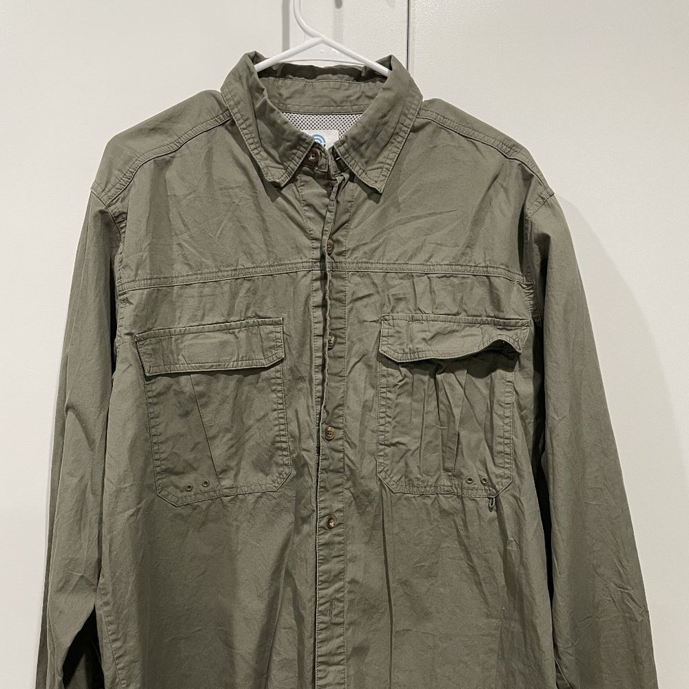 Green Men's Vented Fishing Shirt Mesh-lined button-up Nepallo size Medium